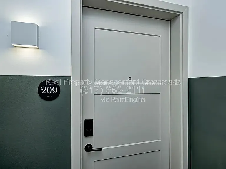1302 N Main St #209 — Photo 2