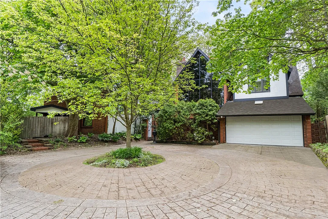 1081 Shady Ave photo 1