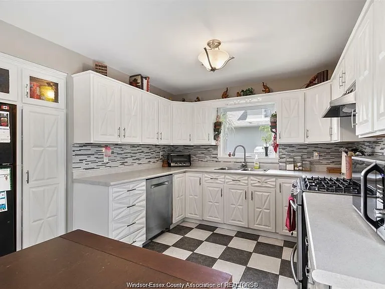 12341 Saint Denis St — Photo 17