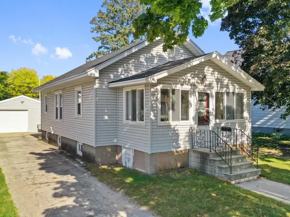 1365 Day St, Green Bay, WI 54302