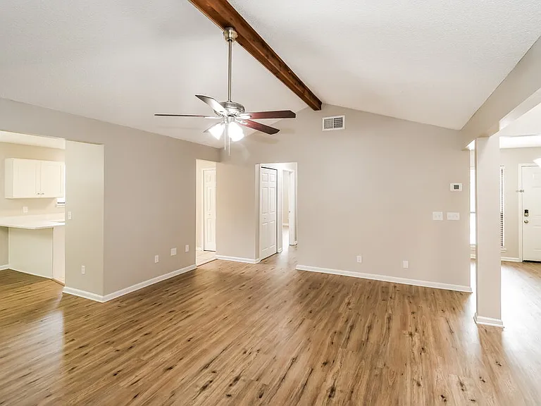 4331 Walnut Bnd — Photo 6