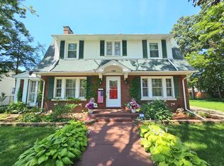 186 N Du Bois Ave, Elgin, IL 60123