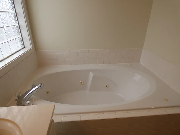 2205 Barrington Ln — Photo 28