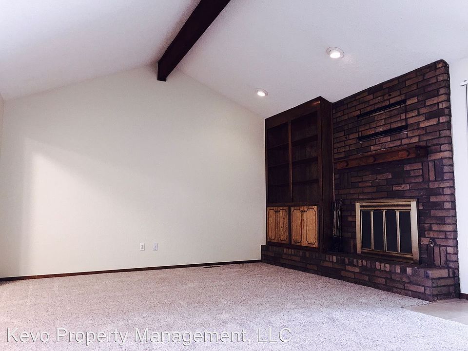 1st image of 104 Sequoia Park Dr