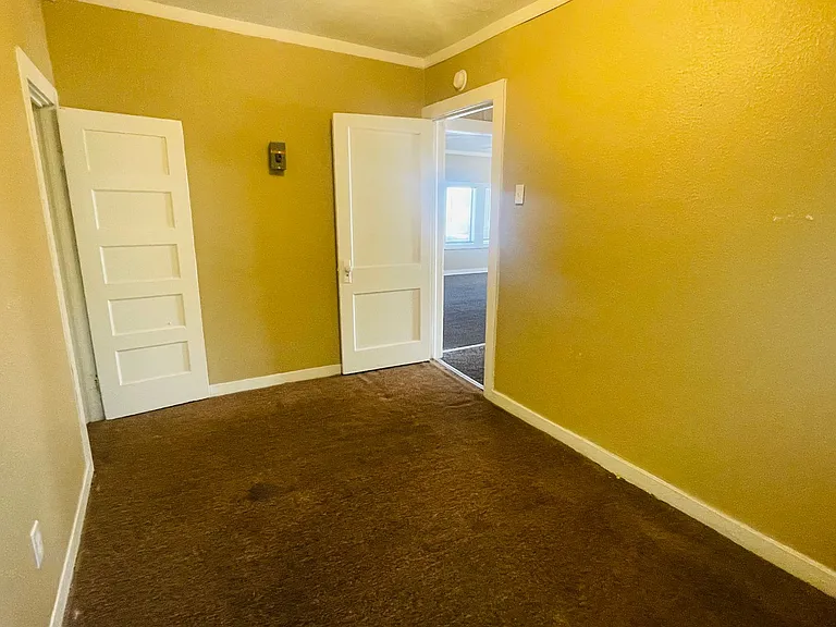 216 S Avenue I #1 — Photo 16
