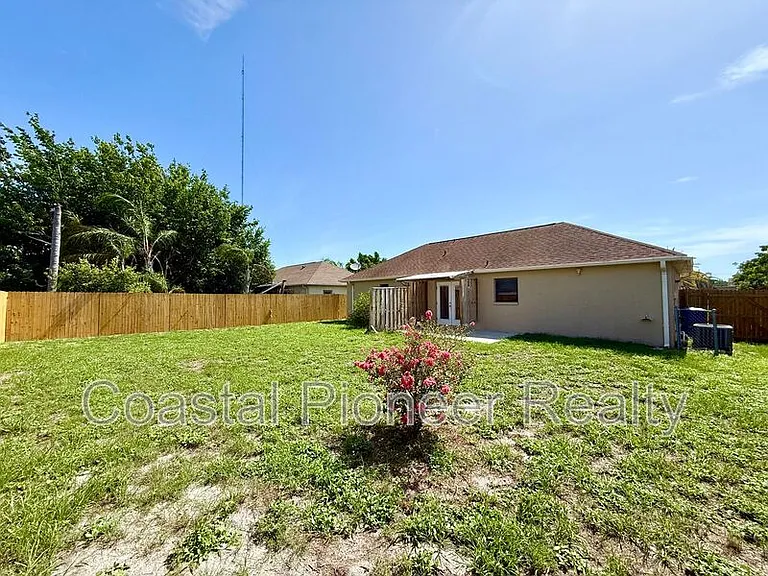 1301 Greenlea Dr — Photo 17