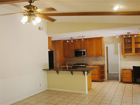 3rd image of 2206 Kenbridge Dr