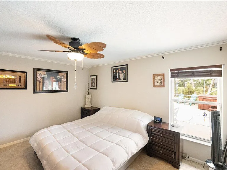 279 SW Glenwood Dr — Photo 14