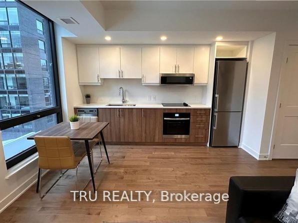 340 Queen St #1408, Ottawa, ON K1R 0G1