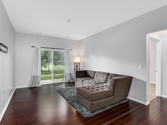 5th image of 9581 Lakeside Dr