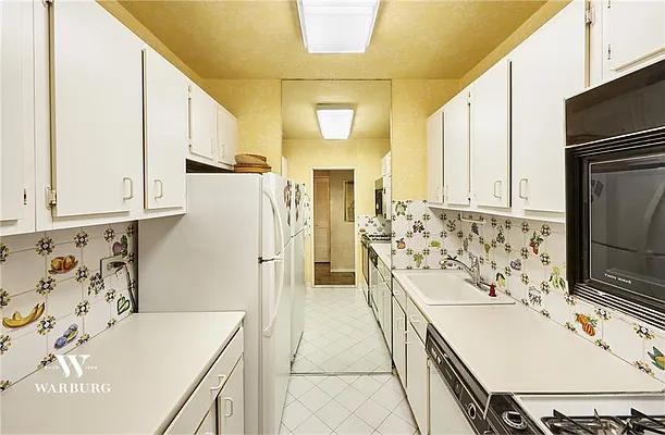 Sold by Warburg | media 21