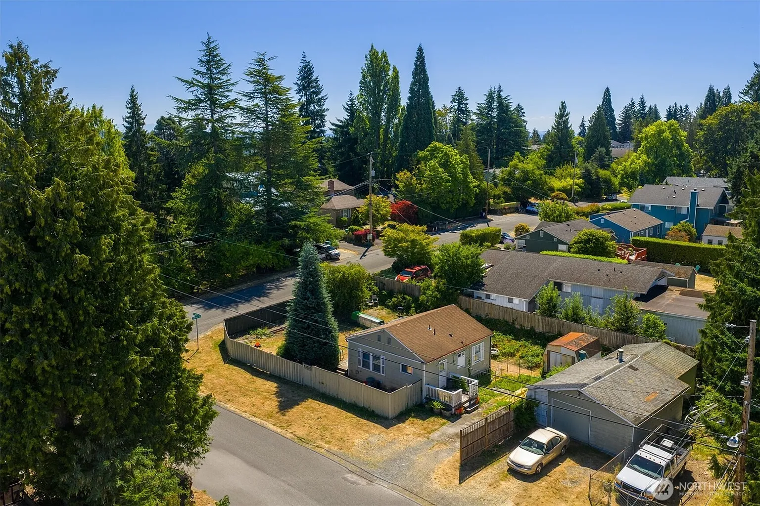 13757 39th Avenue NE photo 1