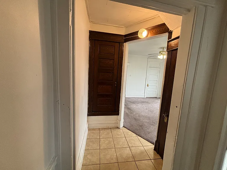 424 E Broad St #1 — Photo 12
