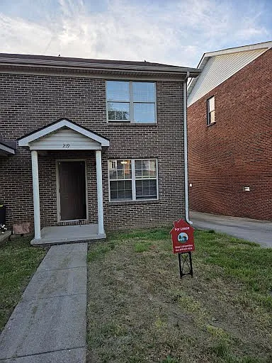 Building Photo - 219 Garnet Dr