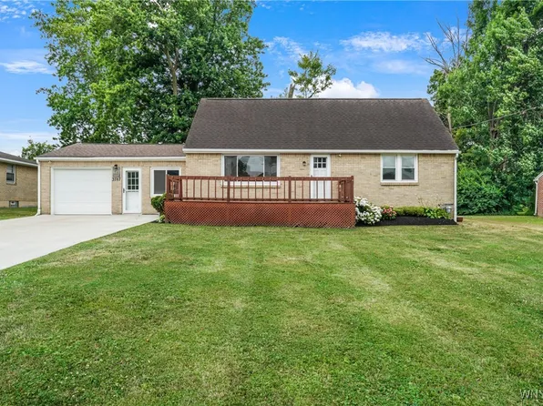 3787 Yale Ave, Hamburg, NY 14075