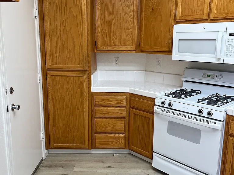 525 Wicklow Dr — Photo 17