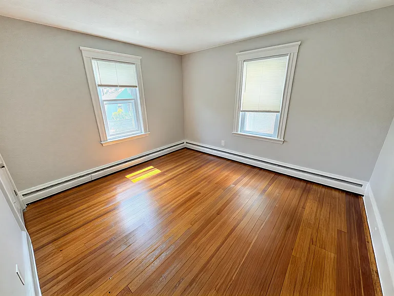 8 Arthur St #2 — Photo 4