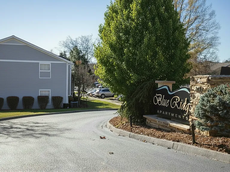 Blue Ridge Apartments — Photo 17