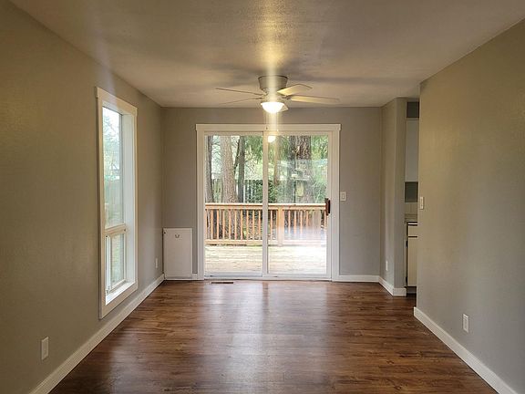 4th image of 3945 Fischer Park Ave NE