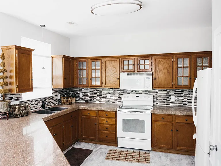 14601 Pomerol Ln — Photo 5