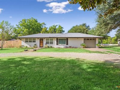 907 E Main St, Little River Academy, TX, 76554