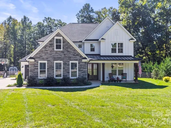 1796 Cranwell Dr, Mount Ulla, NC 28125