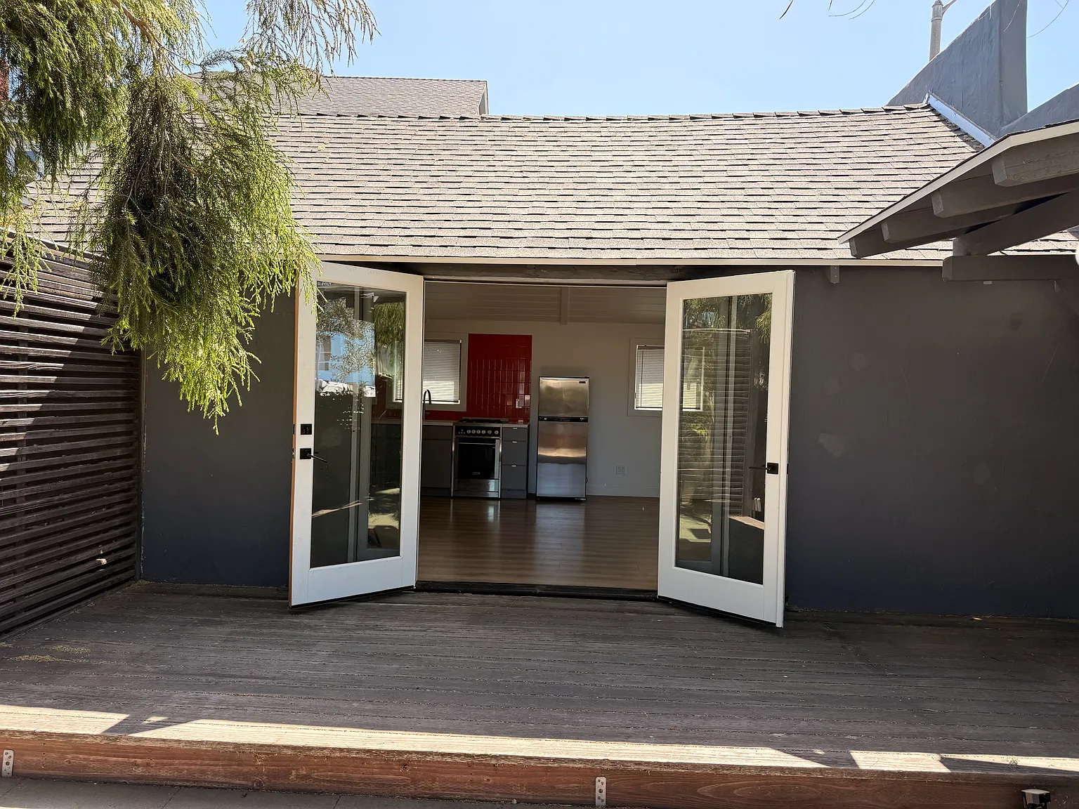 Studio, 580 sqft, $3,250 — Photo 3