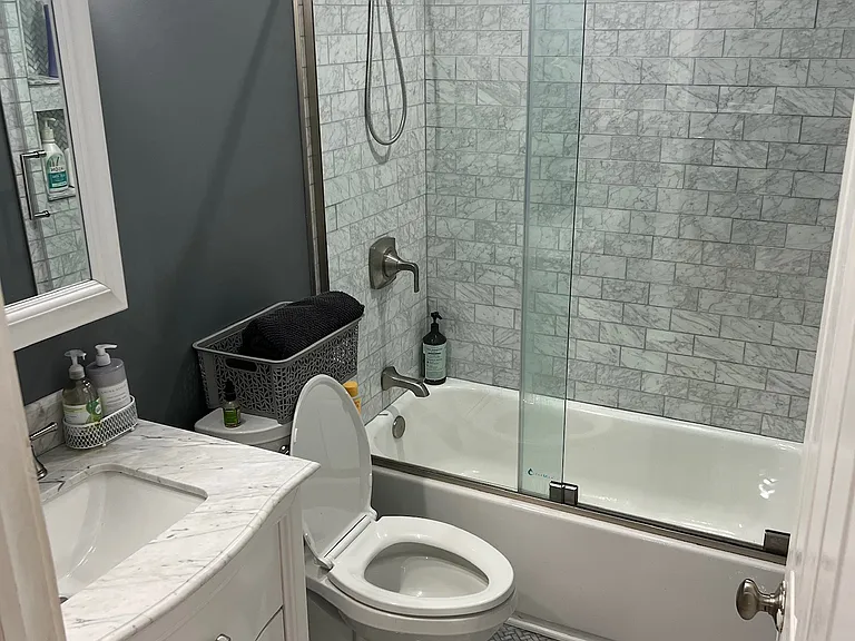 Downstairs full bathroom
