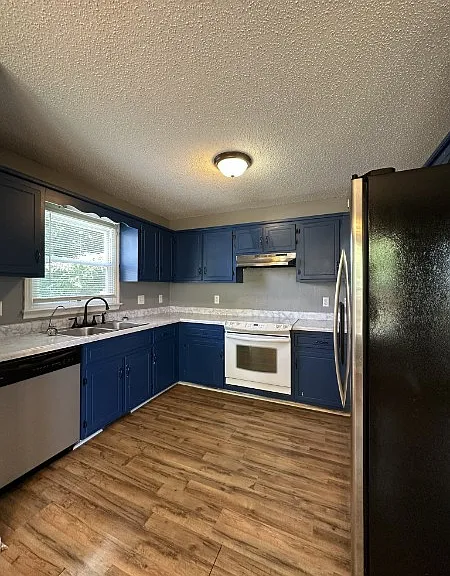 2026 Windmeade Dr — Photo 3