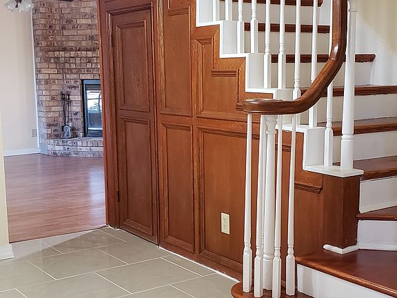 3rd image of 8344 Chimney Rock Ct