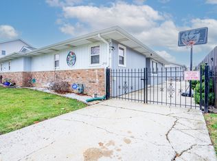 2469 Red Oak Trl, Crest Hill, IL 60403