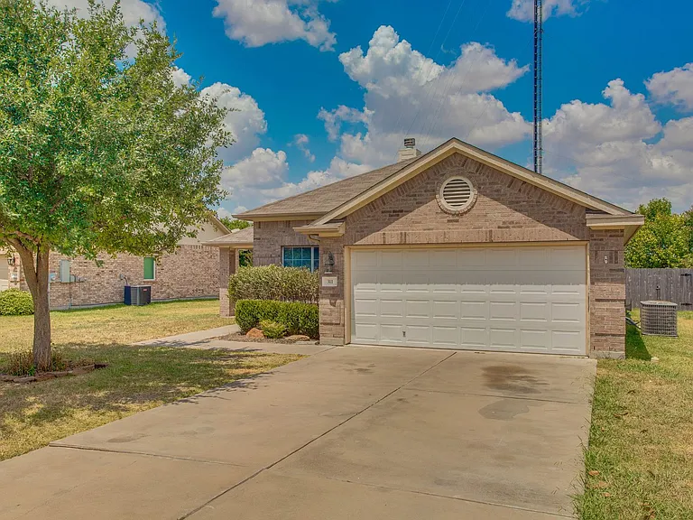 311 Gainer Dr — Photo 2