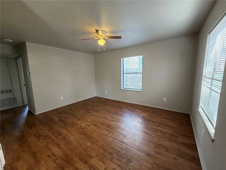 804 Navidad St #B — Photo 4