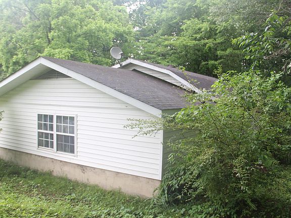 3rd image of 523 Cannon Rd