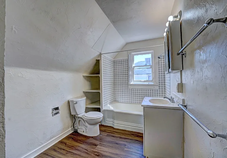 828 Grand Ave #4 — Photo 3