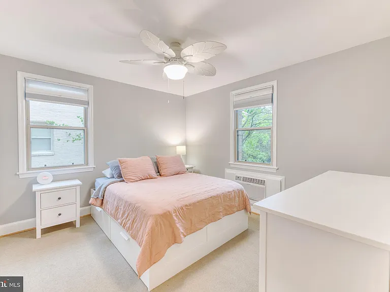 1363 K St SE #202 — Photo 14
