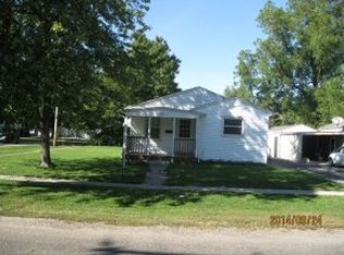 212 W Hunter St, Sullivan, IL 61951