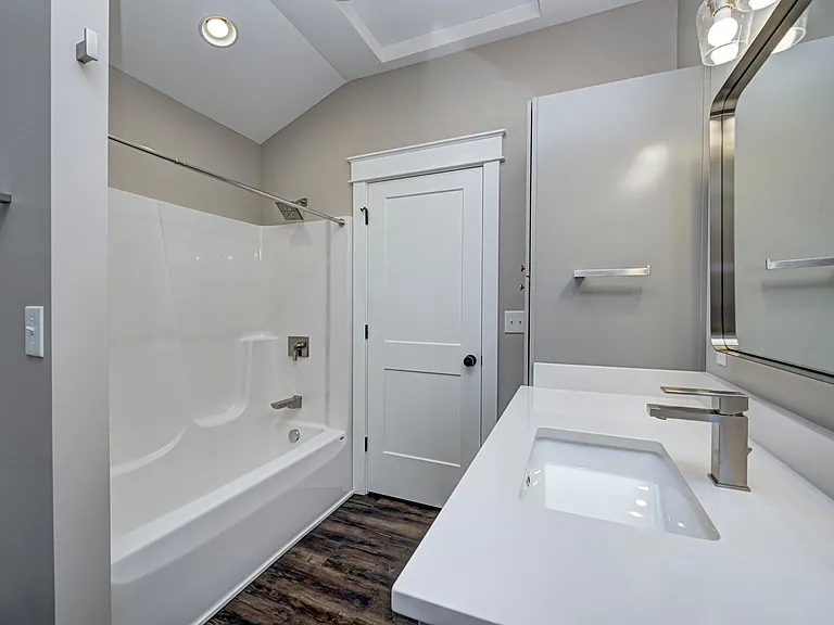 2528 Broadway St #B — Photo 16