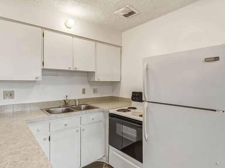 504 N 7th Ave #3 — Photo 3