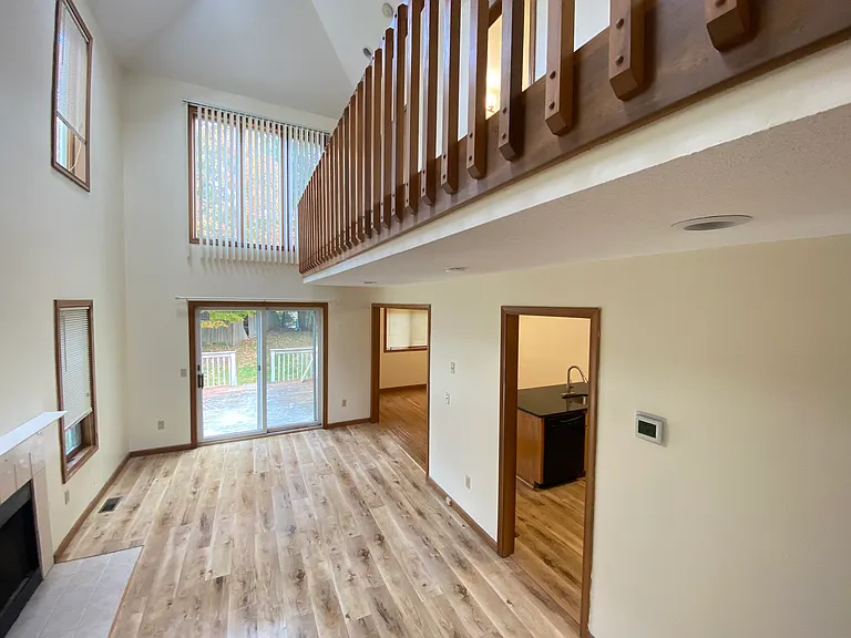 9 Jeffrey Alan Dr — Photo 4