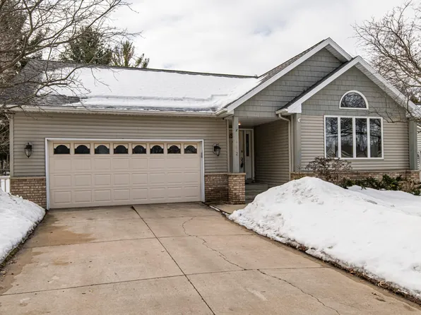 152 River Ct NE, Rochester, MN 55906