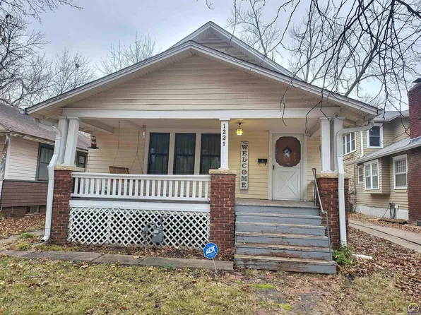 1221 SW Plass Ave, Topeka, KS 66604