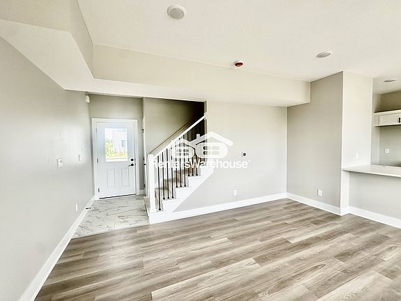 5th image of 7000 Lake Ridge Ave Unit 27