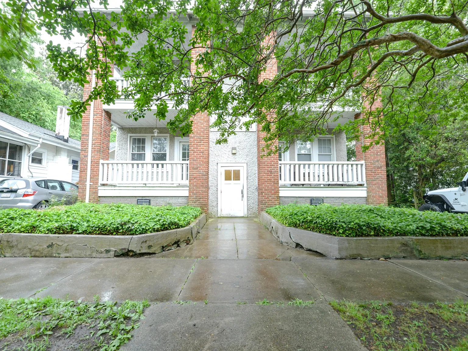 3 bed, 950 sqft, $1,700 — Photo 2