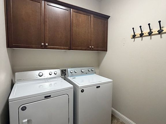 4th image of 2710 Orange Tree Dr