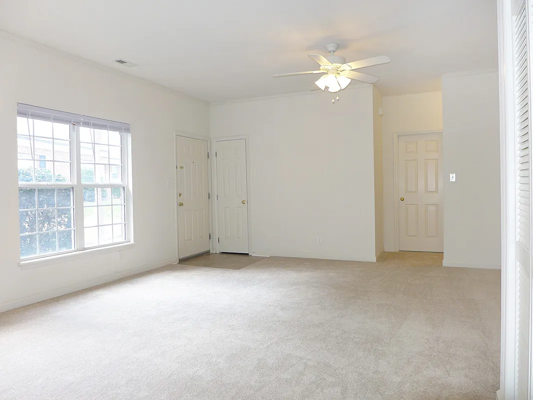 3 bed, 1184 sqft, $1,545 — Photo 3