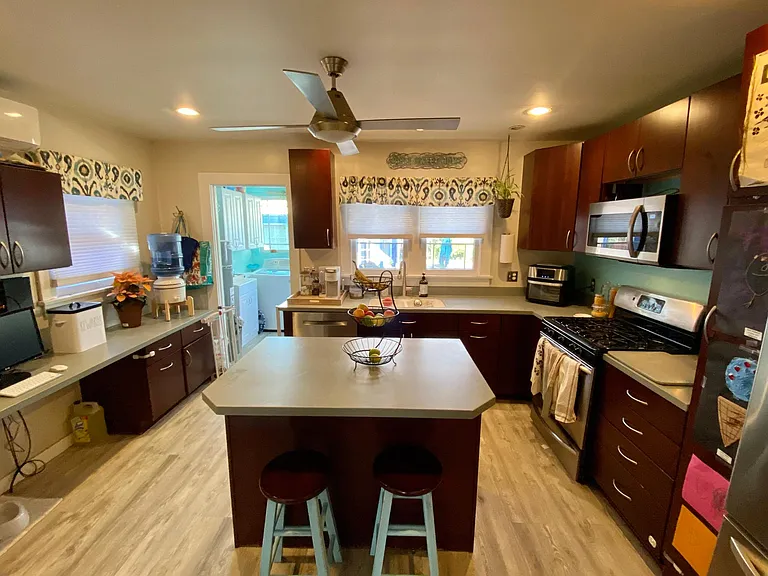 533 S Walnut Ave — Photo 6