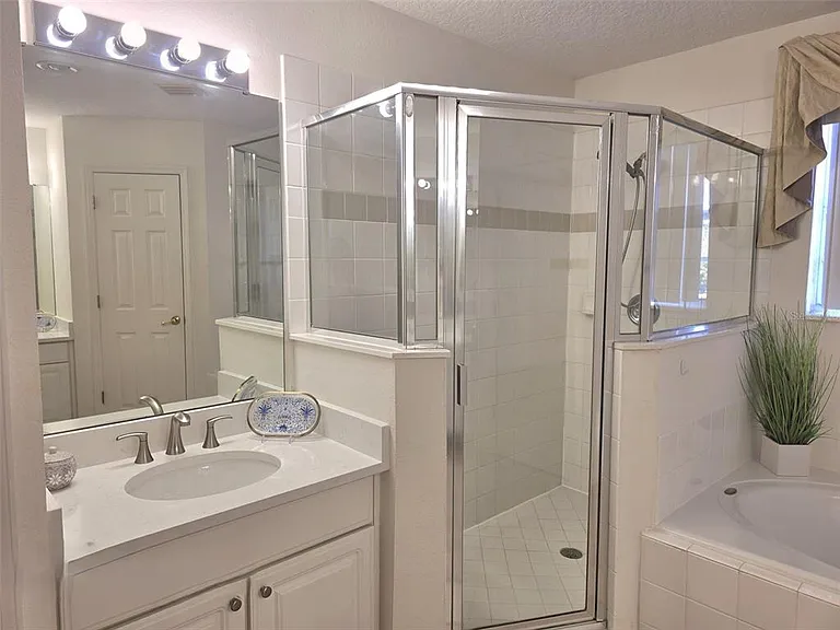 1027 Balmoral Dr — Photo 20