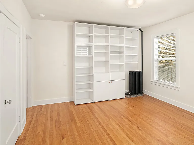 905 NE 43rd St #207 — Photo 3