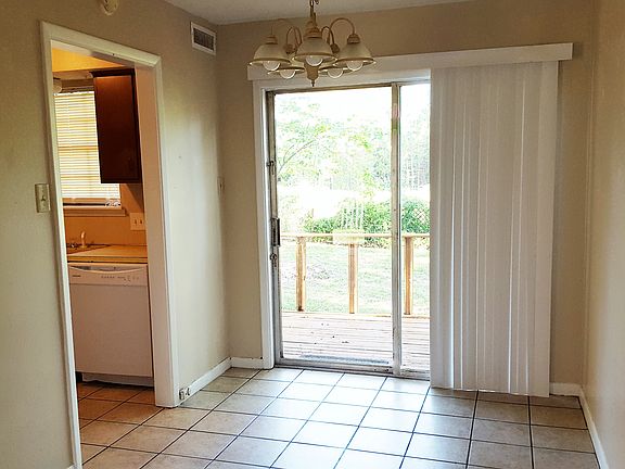 4th image of 205 Burroughs St